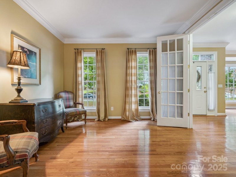 Property image 5 of 423 Shrewsbury Lane in Hampton Green, Matthews, NC 28105