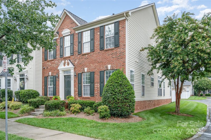 Property image 2 of 8122 Bridgegate Drive in Gilead Ridge, Huntersville, NC 28078