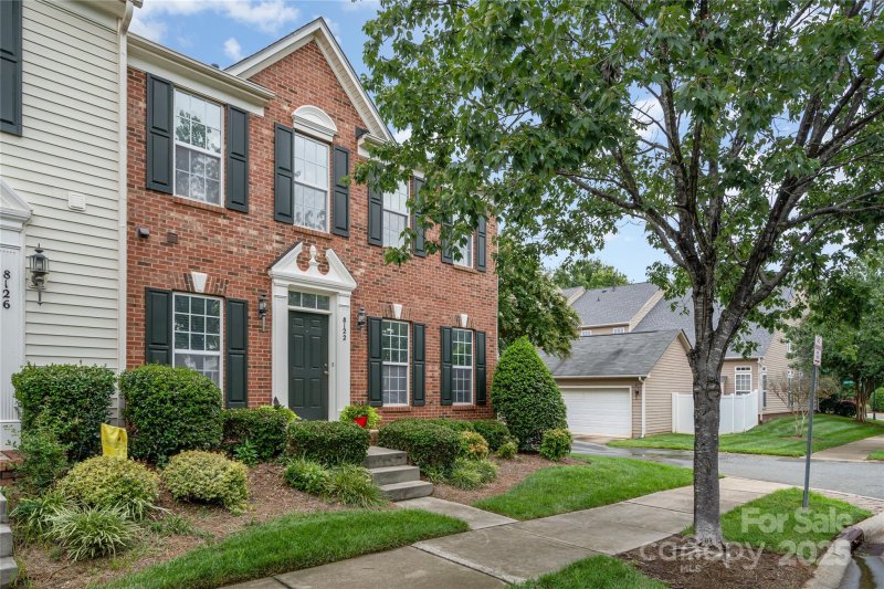 Property image 3 of 8122 Bridgegate Drive in Gilead Ridge, Huntersville, NC 28078