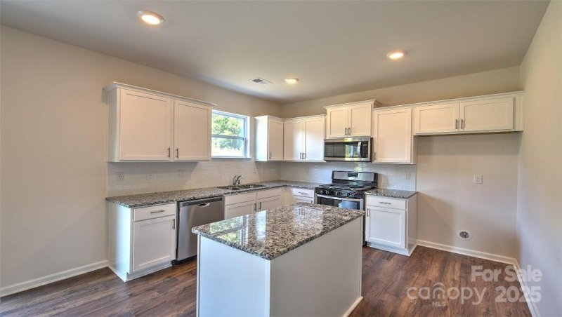 Property image 4 of 288 Salers Road in Tap Root Farms, Fletcher, NC 28732