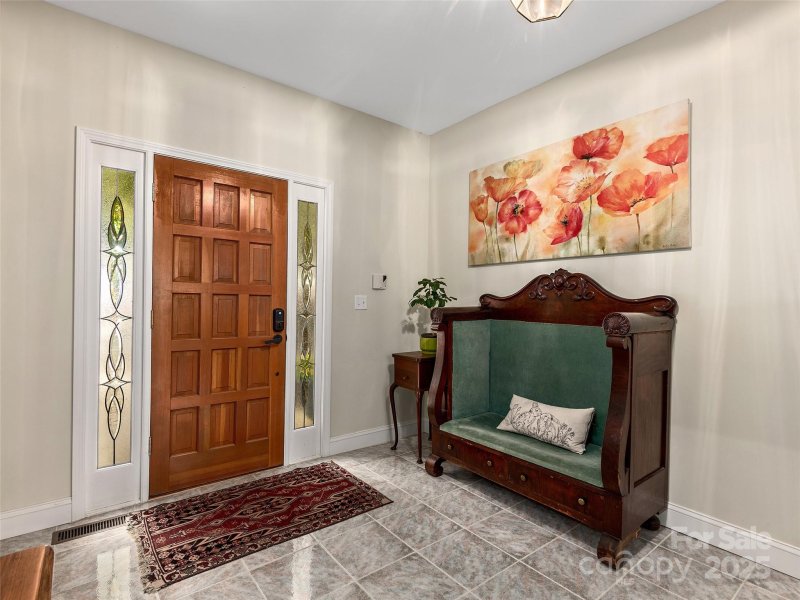 Property image 3 of 608 Upper Sondley Drive in Sondley Estates, Asheville, NC 28805