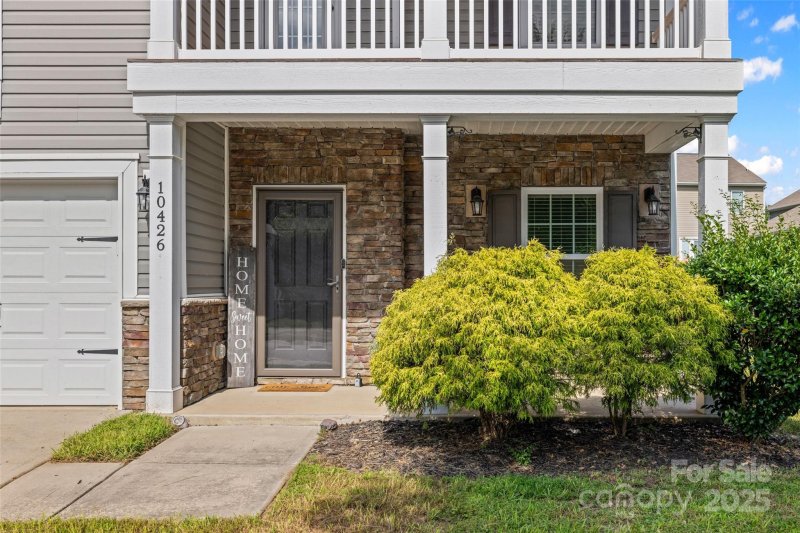 Property image 2 of 10426 Kempsford Drive in Houston Hills, Charlotte, NC 28262
