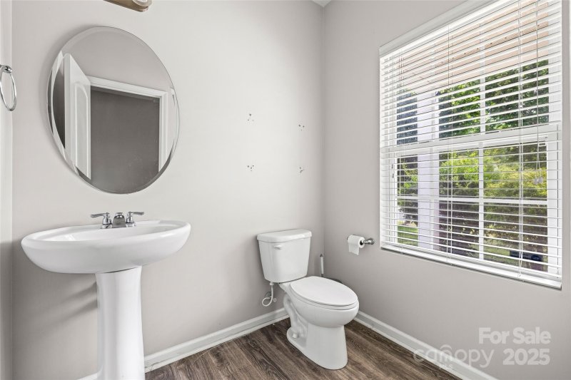 Property image 5 of 10426 Kempsford Drive in Houston Hills, Charlotte, NC 28262