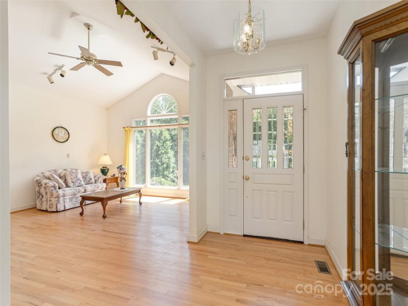 Property image 3 of 15 Oak Gate Drive in Flat Rock Lakes, Hendersonville, NC 28739