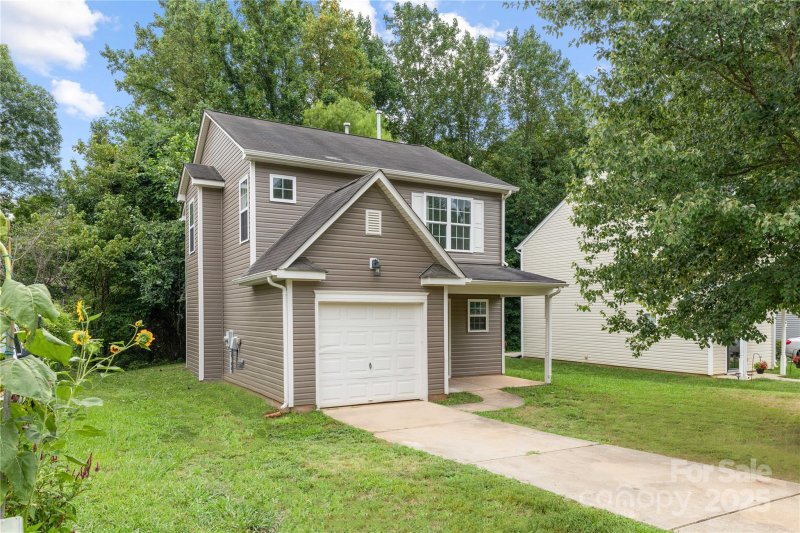 Property image 2 at 5208 Elizabeth Road, Charlotte, NC 28269