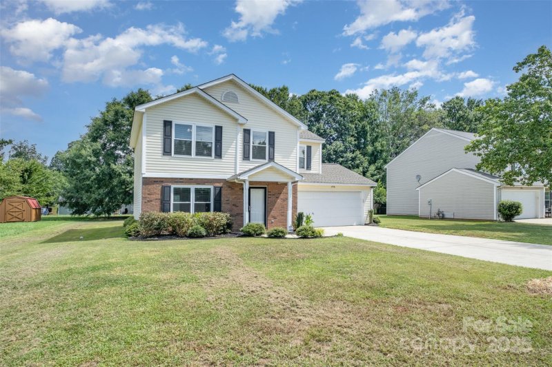 Property image 2 of 1776 Rosewell Drive in Bristol Park, Rock Hill, SC 29732