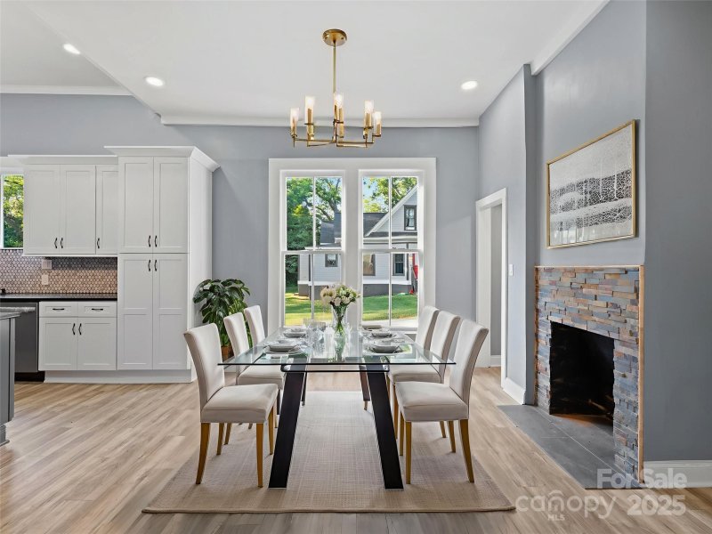 Property image 5 of 613 S Mulberry Street in Historic District, Statesville, NC 28677