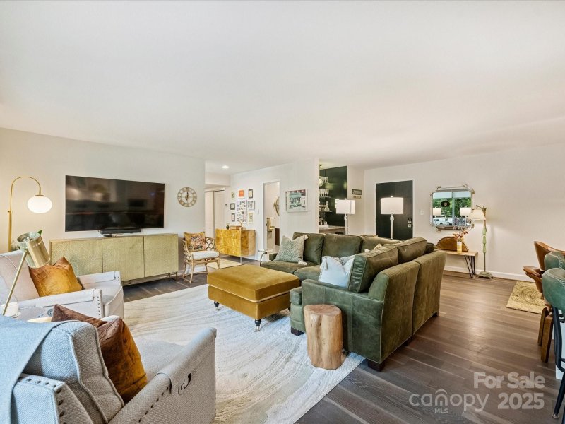 Property image 4 at 1300 Queens Road, Charlotte, NC 28207