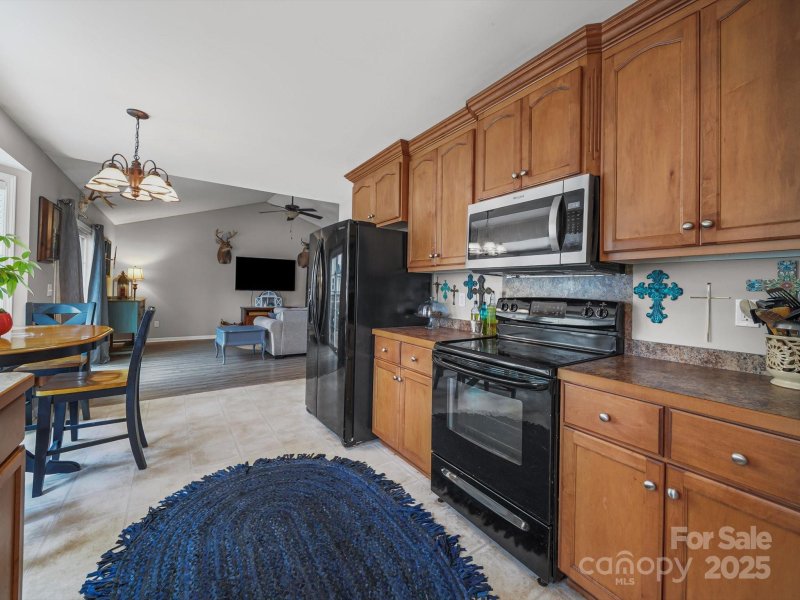 Property image 2 of 2017 Longhorn Drive in Summey Knoll, Dallas, NC 28034