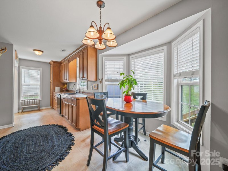 Property image 3 of 2017 Longhorn Drive in Summey Knoll, Dallas, NC 28034