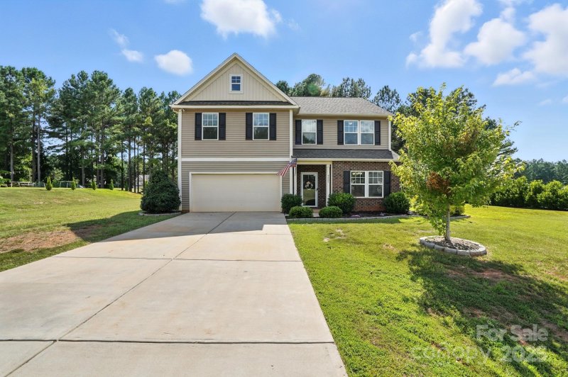 Property image 2 of 6405 Fawn Crest Drive in Conservancy at Waxhaw Creek, Waxhaw, NC 28173