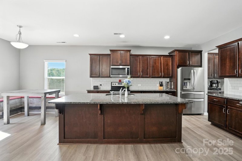 Property image 4 of 6405 Fawn Crest Drive in Conservancy at Waxhaw Creek, Waxhaw, NC 28173