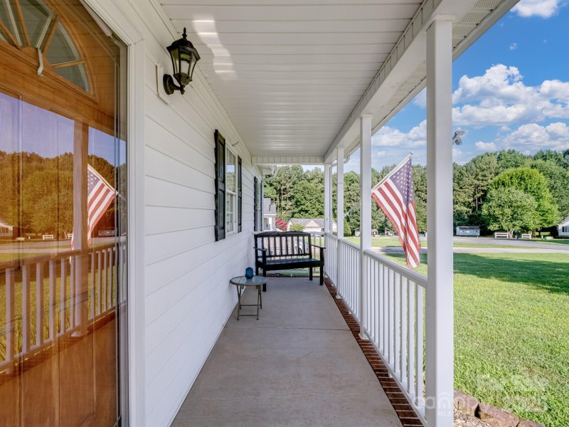 Property image 2 at 109 Ridgegate Lane, Statesville, NC 28625