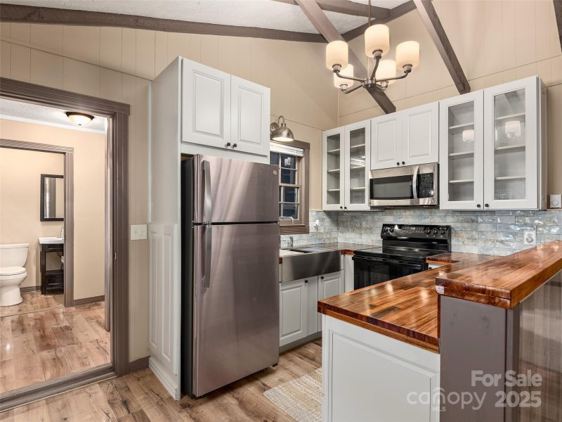 Property image 3 of 31 Poplar Lane in Spring Lake Estates, Maggie Valley, NC 28751