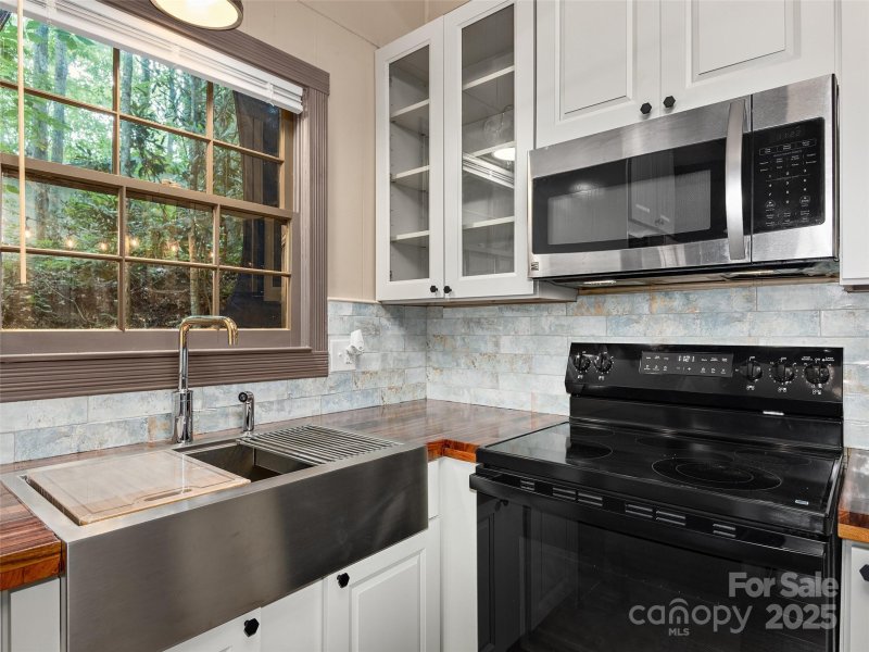 Property image 5 of 31 Poplar Lane in Spring Lake Estates, Maggie Valley, NC 28751