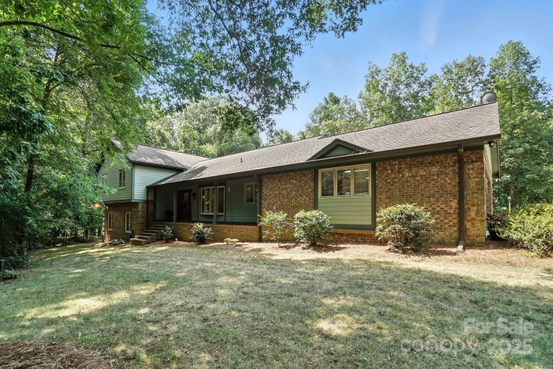 Property image 5 of 208 Falcon Drive in Ridge Run, Concord, NC 28025