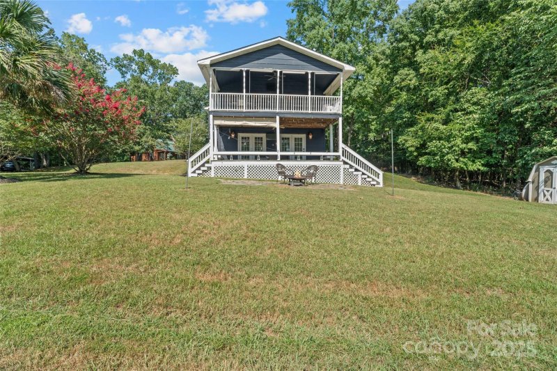 Property image 4 of 335 Carroll Cove in Lake Wylie, Clover, SC 29710