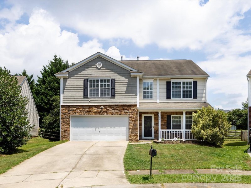 Property image 2 at 8214 Ainsworth Street, Charlotte, NC 28216