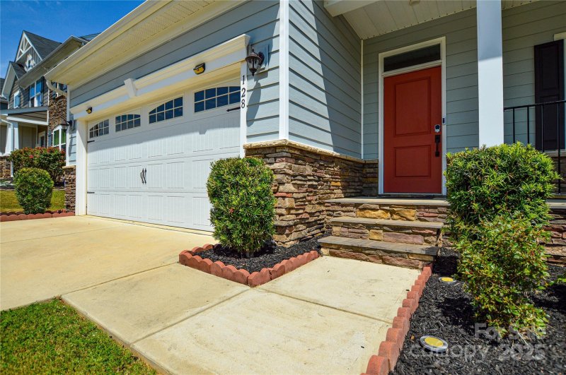 Property image 2 at 128 Tetcott Street, Mooresville, NC 28115