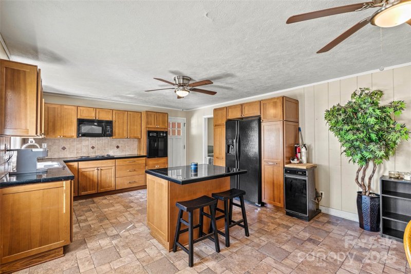 Property image 5 at 693 Fielding Road, Charlotte, NC 28214