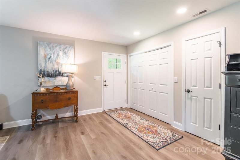 Property image 4 of 1631 Wendover Court in Matthews Estates, Rock Hill, SC 29732