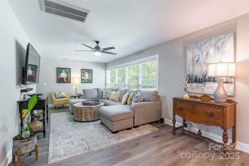 Property image 5 of 1631 Wendover Court in Matthews Estates, Rock Hill, SC 29732