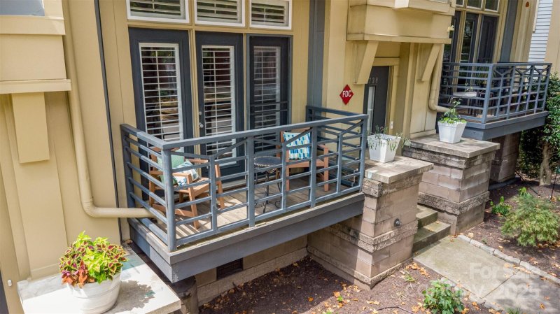 Property image 3 at 740 Garden District Drive, Charlotte, NC 28202