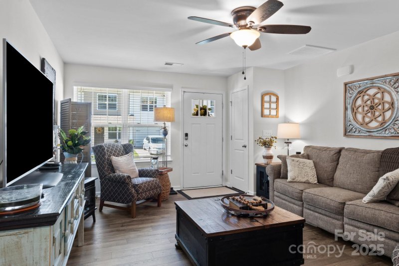 Property image 3 at 10 Chambers Garden Drive, Arden, NC 28704