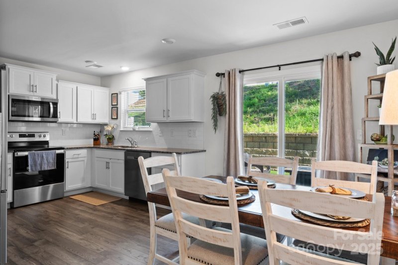 Property image 4 at 10 Chambers Garden Drive, Arden, NC 28704