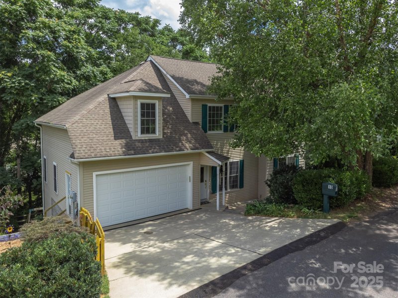 Property image 3 of 10 Village East Court in East Village Court, Asheville, NC 28805