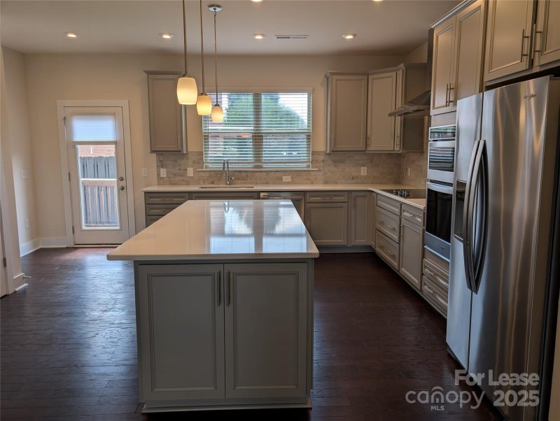 Property image 5 of 17137 Soho Drive in Central Point, Charlotte, NC 28204