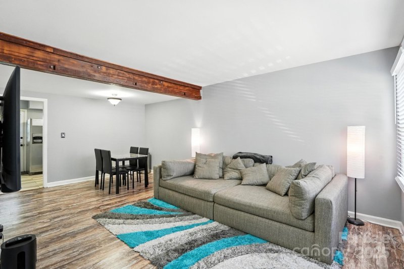 Property image 4 of 6440 Old Pineville Road in Carriage House, Charlotte, NC 28217