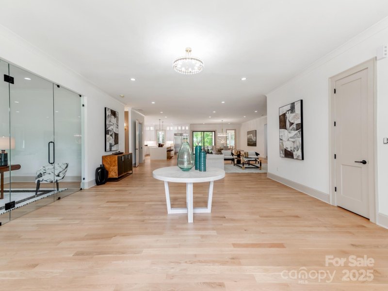 Property image 3 at 420 Allendale Place, Charlotte, NC 28211