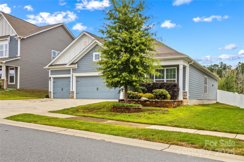 Property image 3 of 138 Sweet Leaf Lane in Atwater Landing, Mooresville, NC 28117