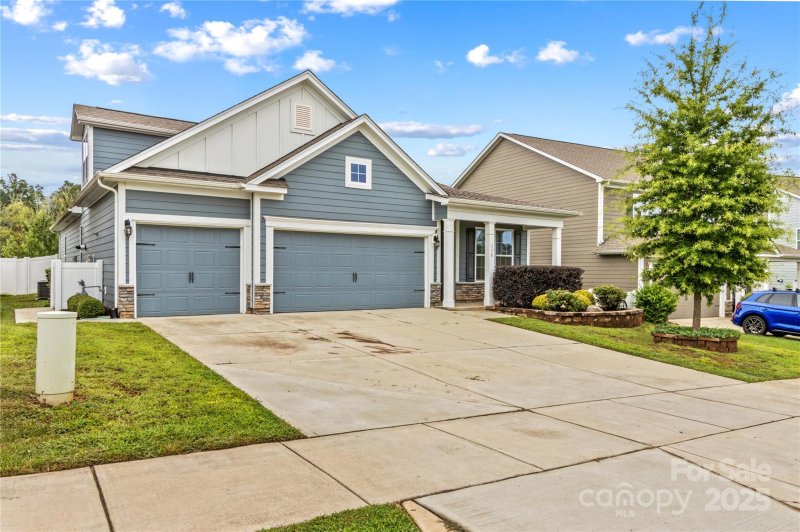 Property image 4 of 138 Sweet Leaf Lane in Atwater Landing, Mooresville, NC 28117