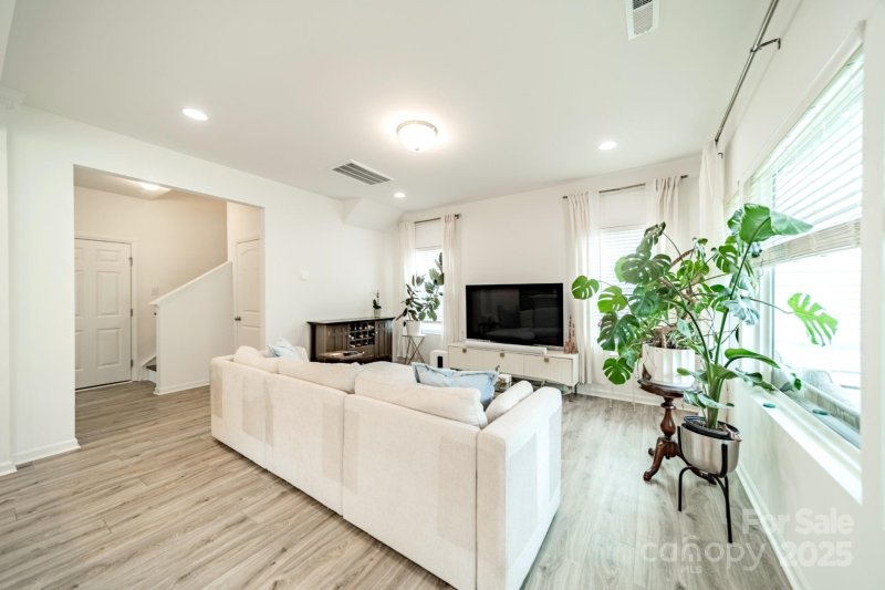 Property image 4 of 15223 Scoter Street in Villages of Mallard Creek, Charlotte, NC 28262