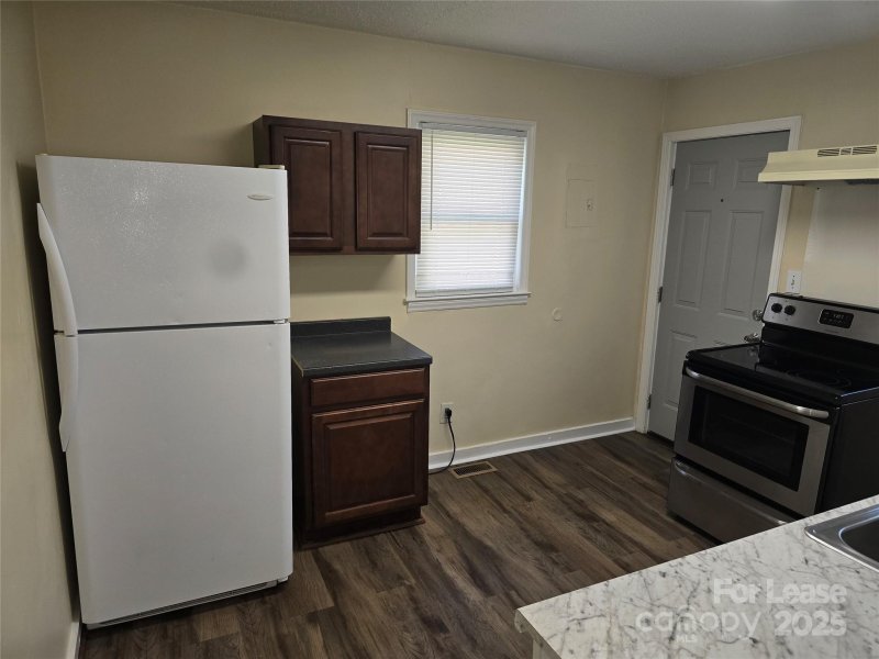 Property image 4 at 1600 Catherine Simmons Avenue, Charlotte, NC 28216