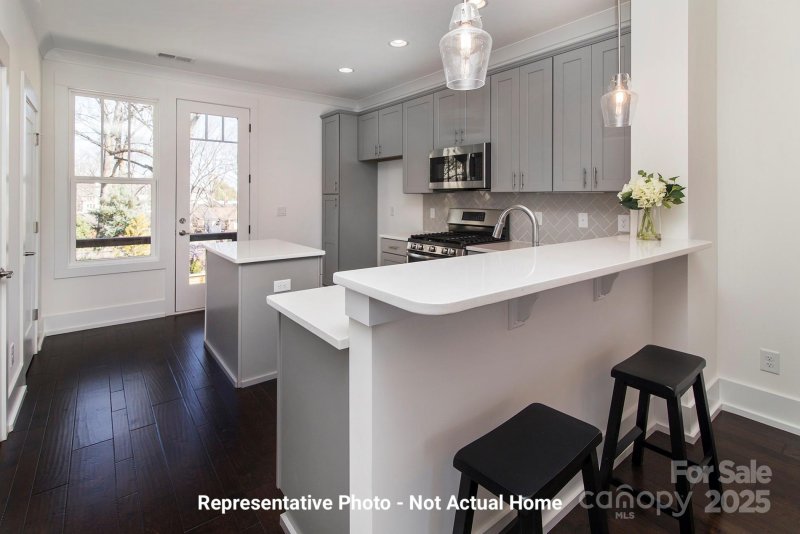 9929 Ansonborough Square