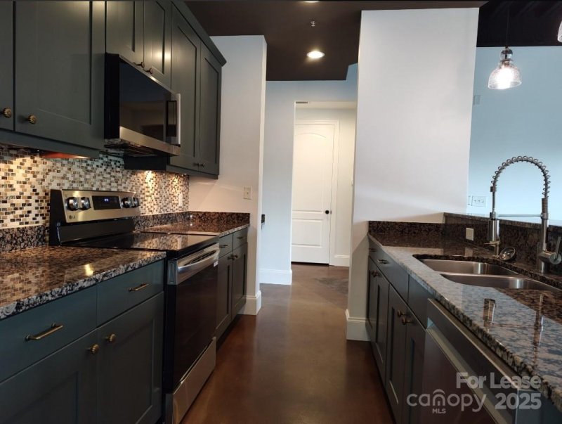 Property image 3 at 2338 Yadkin Avenue, Charlotte, NC 28205