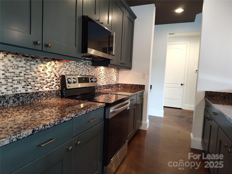 Property image 4 at 2338 Yadkin Avenue, Charlotte, NC 28205