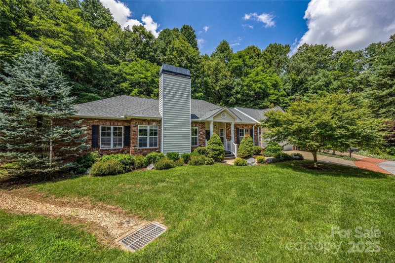 623 Carriage Commons Drive