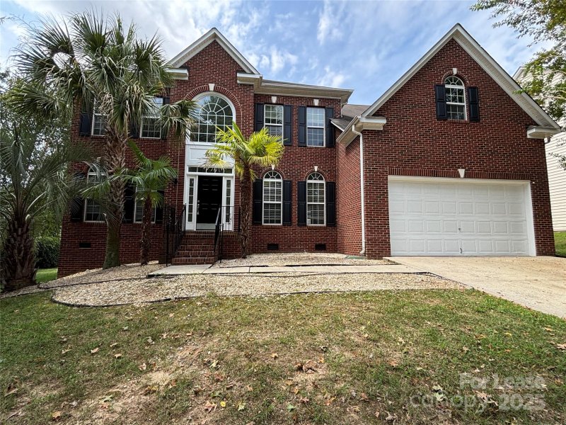 Property image 2 of 15938 Wayland Drive in Kenilworth, Charlotte, NC 28277