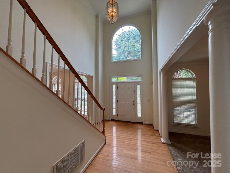 Property image 3 of 15938 Wayland Drive in Kenilworth, Charlotte, NC 28277