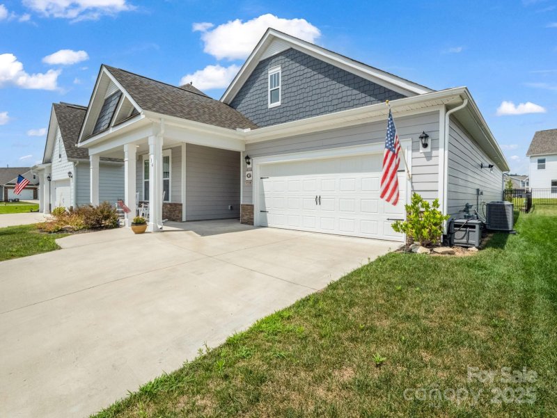 Property image 2 of 134 Fox Cove Road in Cantrell Hills, Hendersonville, NC 28792