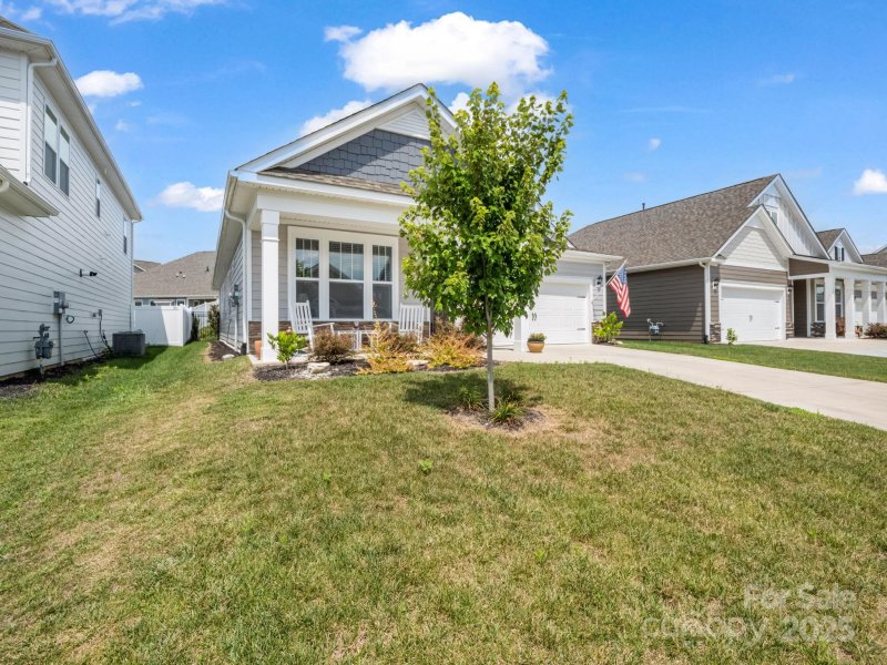 Property image 4 of 134 Fox Cove Road in Cantrell Hills, Hendersonville, NC 28792