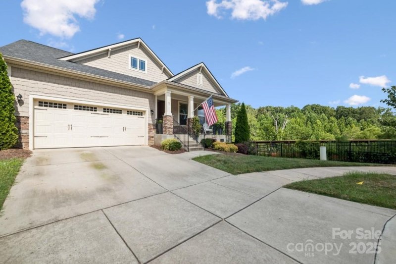 Property image 4 of 147 Boxtail Way in Johnson Manor, Mooresville, NC 28115