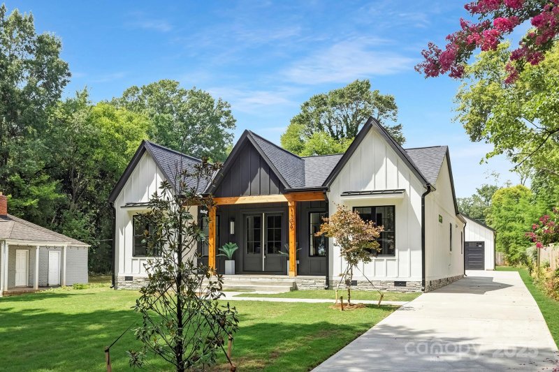 Property image 2 at 1306 Bethel Road, Charlotte, NC 28208