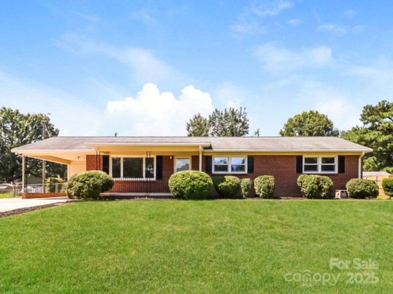 Property image 2 at 2366 Old Field Road, Gastonia, NC 28056