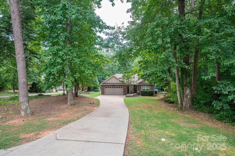 Property image 3 of 1925 Cameron Heights Circle in Cameron Heights, Denver, NC 28037