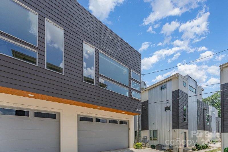 Property image 3 at 305 Mcninch Street, Charlotte, NC 28202